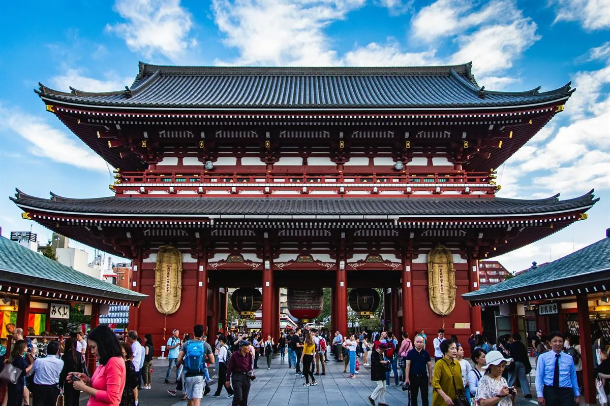 Senso-ji-tempel en straten van Asakusa in Tokio